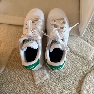 Adidas Kids Advantage Sneaker